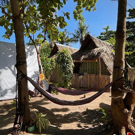 Tribal Huts Community Hostel Daanbantayan Luaran gambar