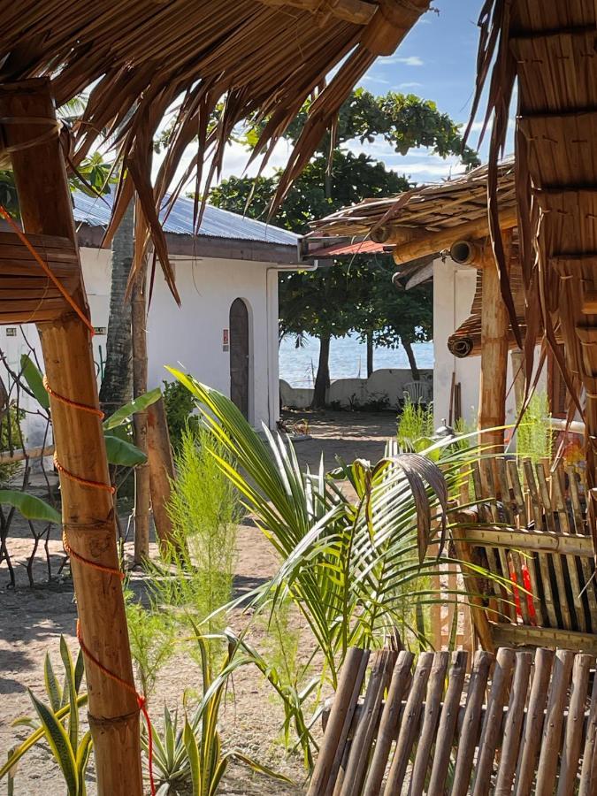 Tribal Huts Community Hostel Daanbantayan Luaran gambar