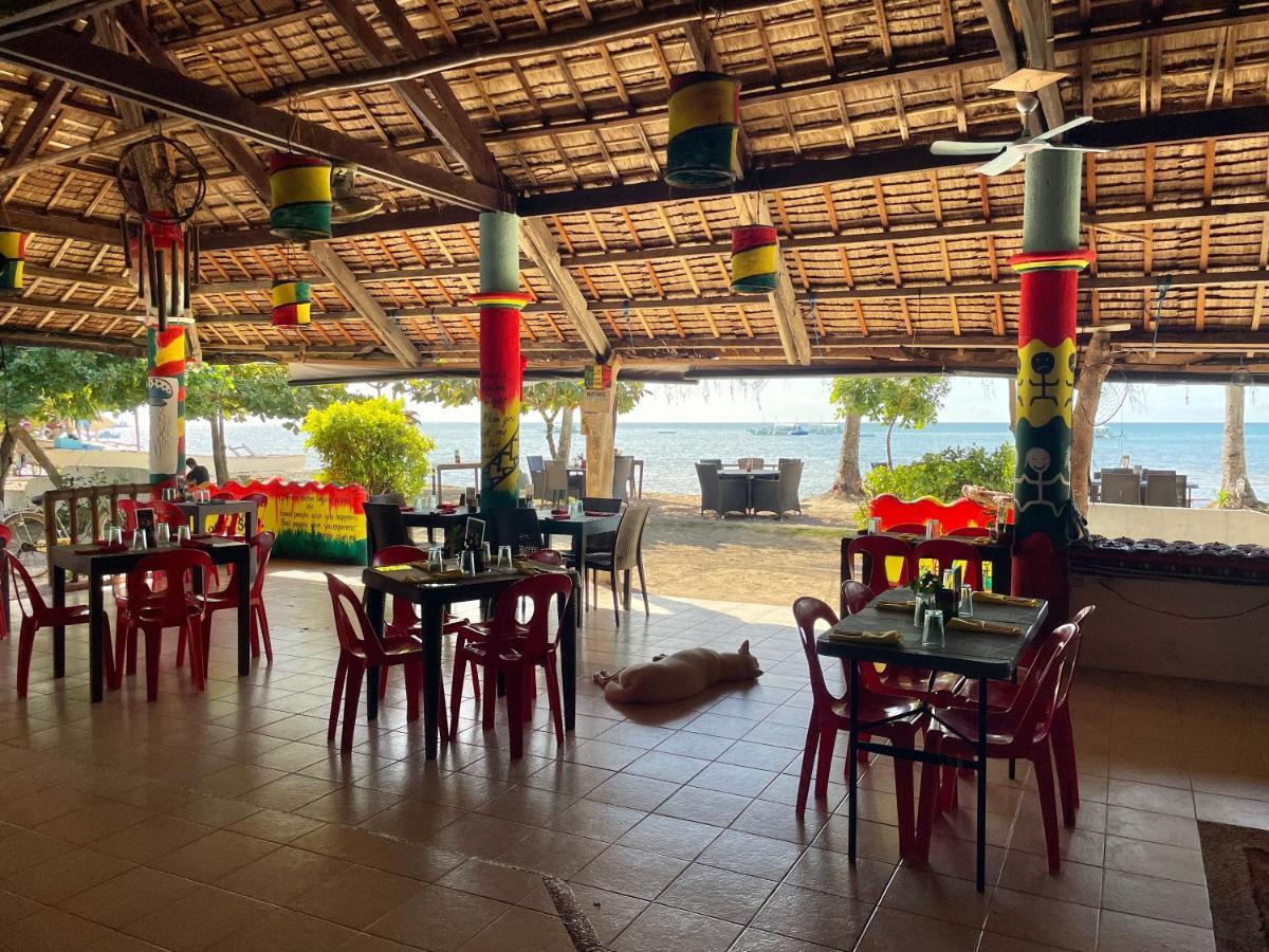 Tribal Huts Community Hostel Daanbantayan Luaran gambar