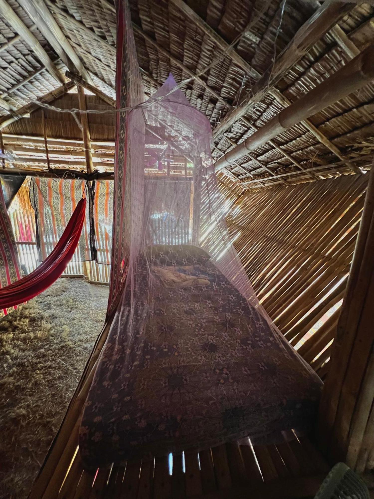 Tribal Huts Community Hostel Daanbantayan Bilik gambar