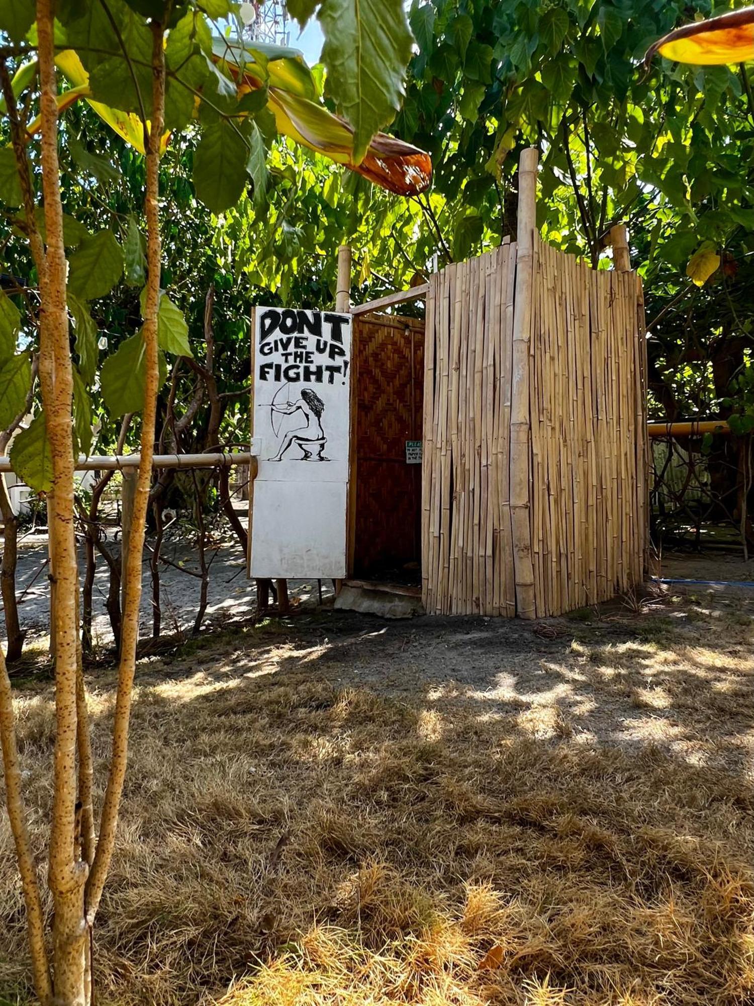 Tribal Huts Community Hostel Daanbantayan Luaran gambar