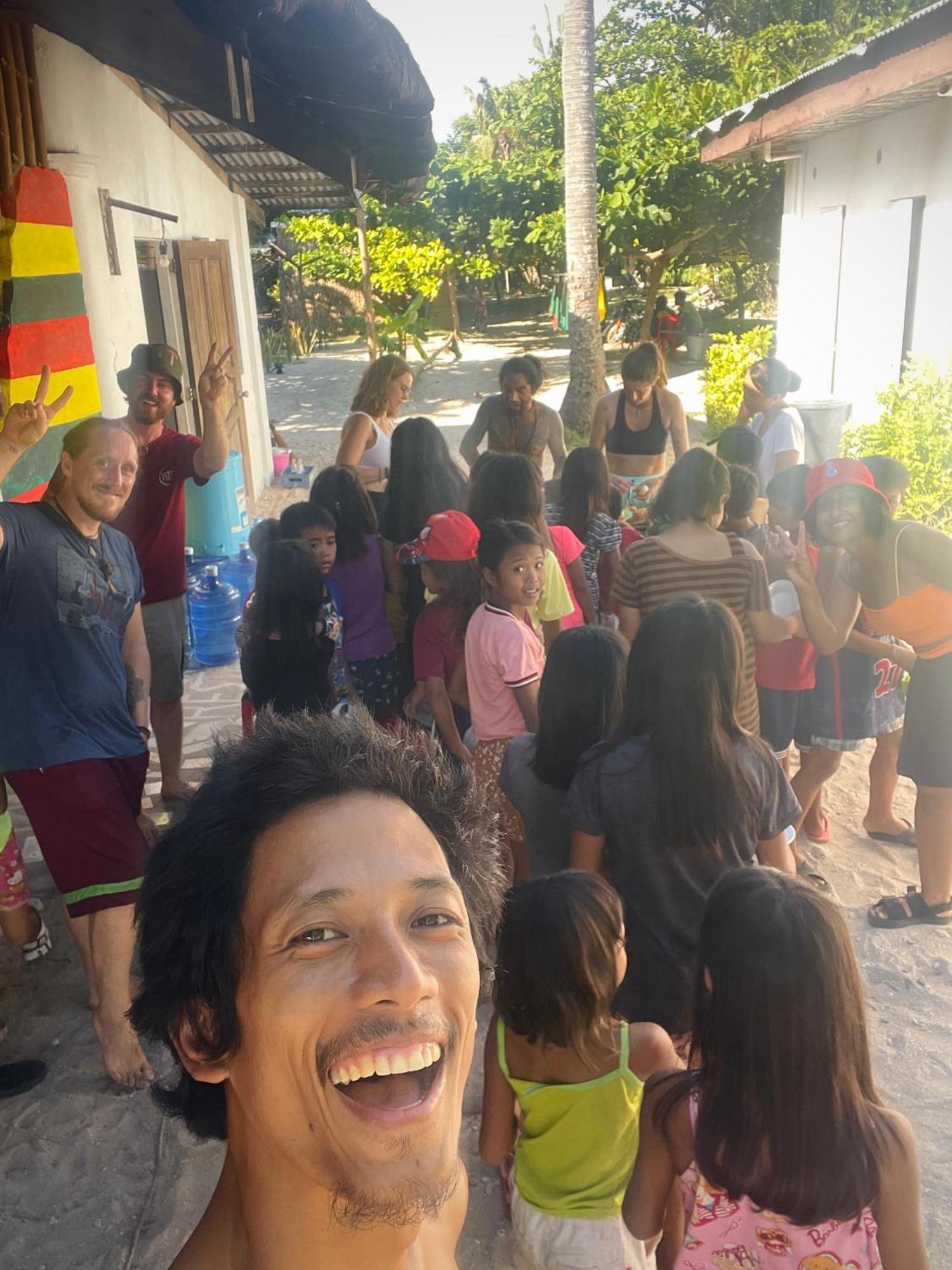 Tribal Huts Community Hostel Daanbantayan Luaran gambar