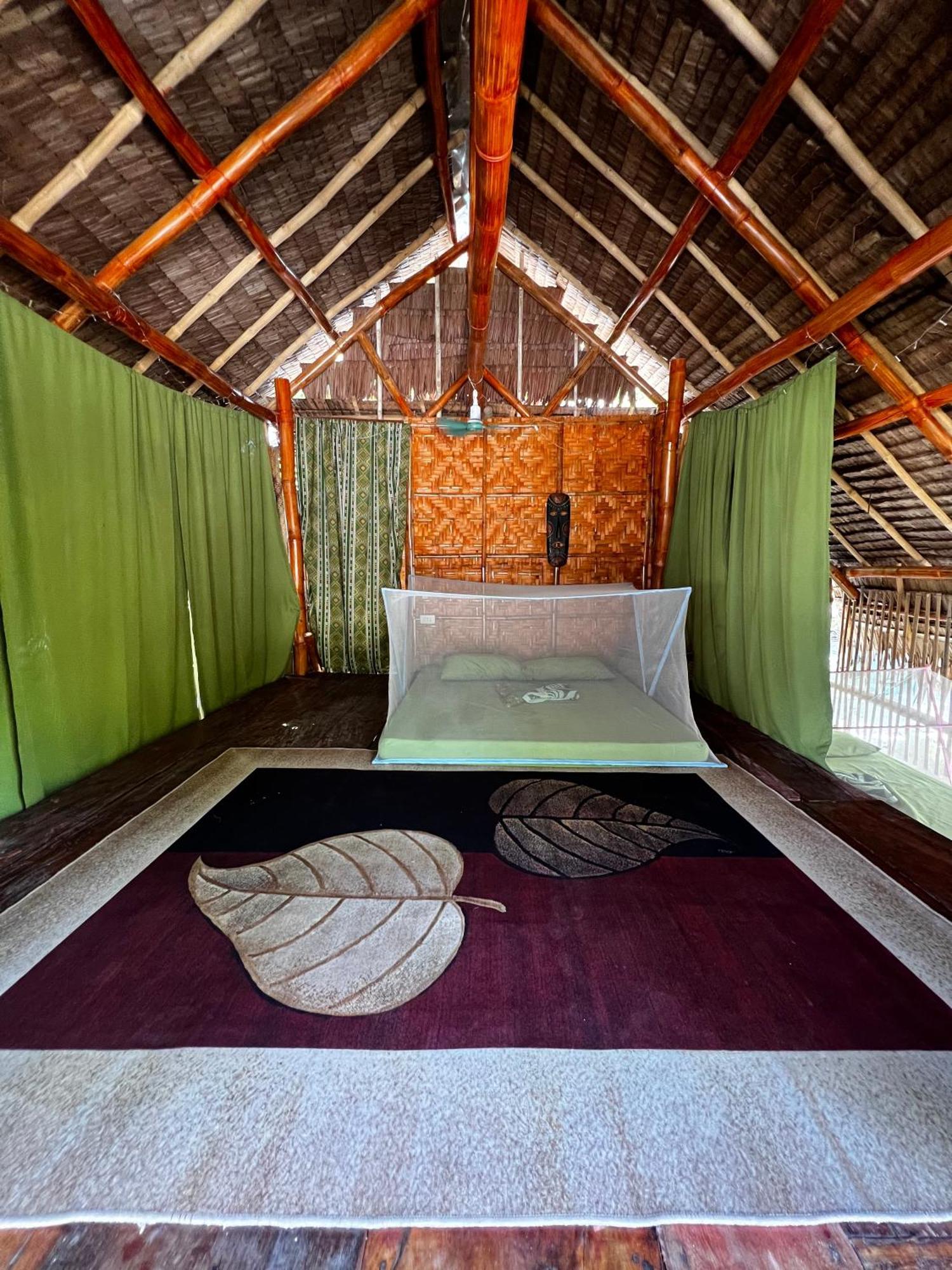 Tribal Huts Community Hostel Daanbantayan Luaran gambar