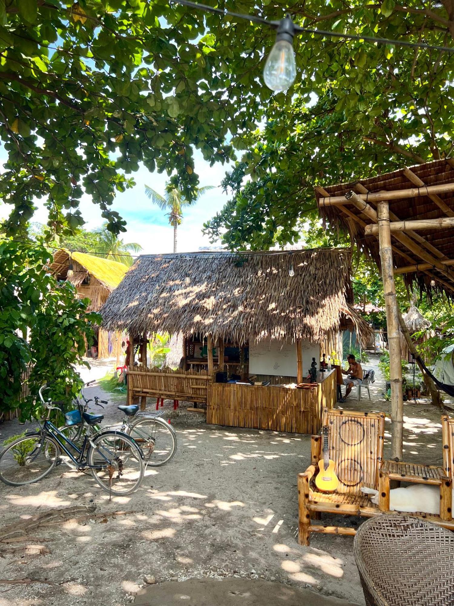 Tribal Huts Community Hostel Daanbantayan Luaran gambar