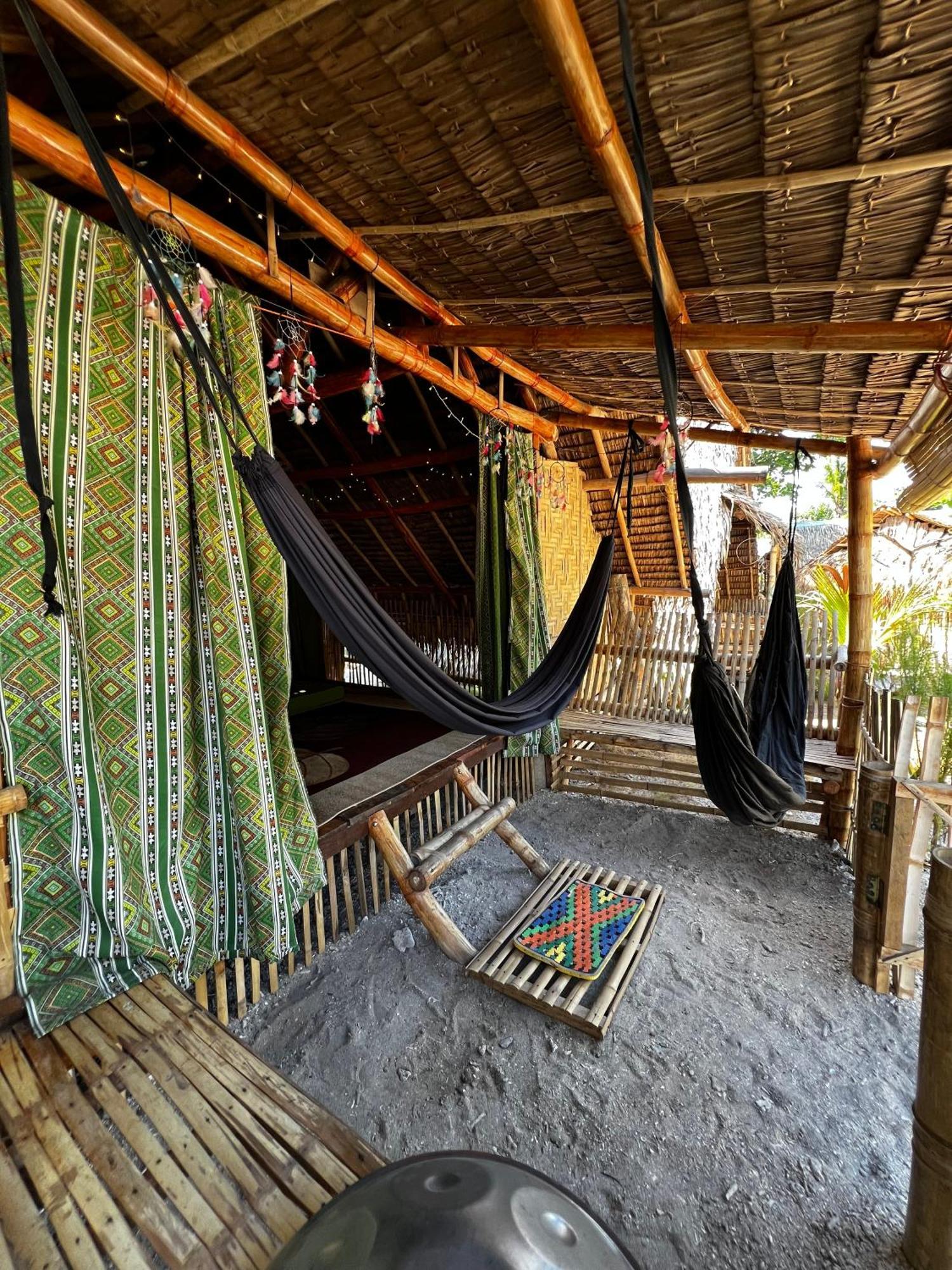 Tribal Huts Community Hostel Daanbantayan Luaran gambar