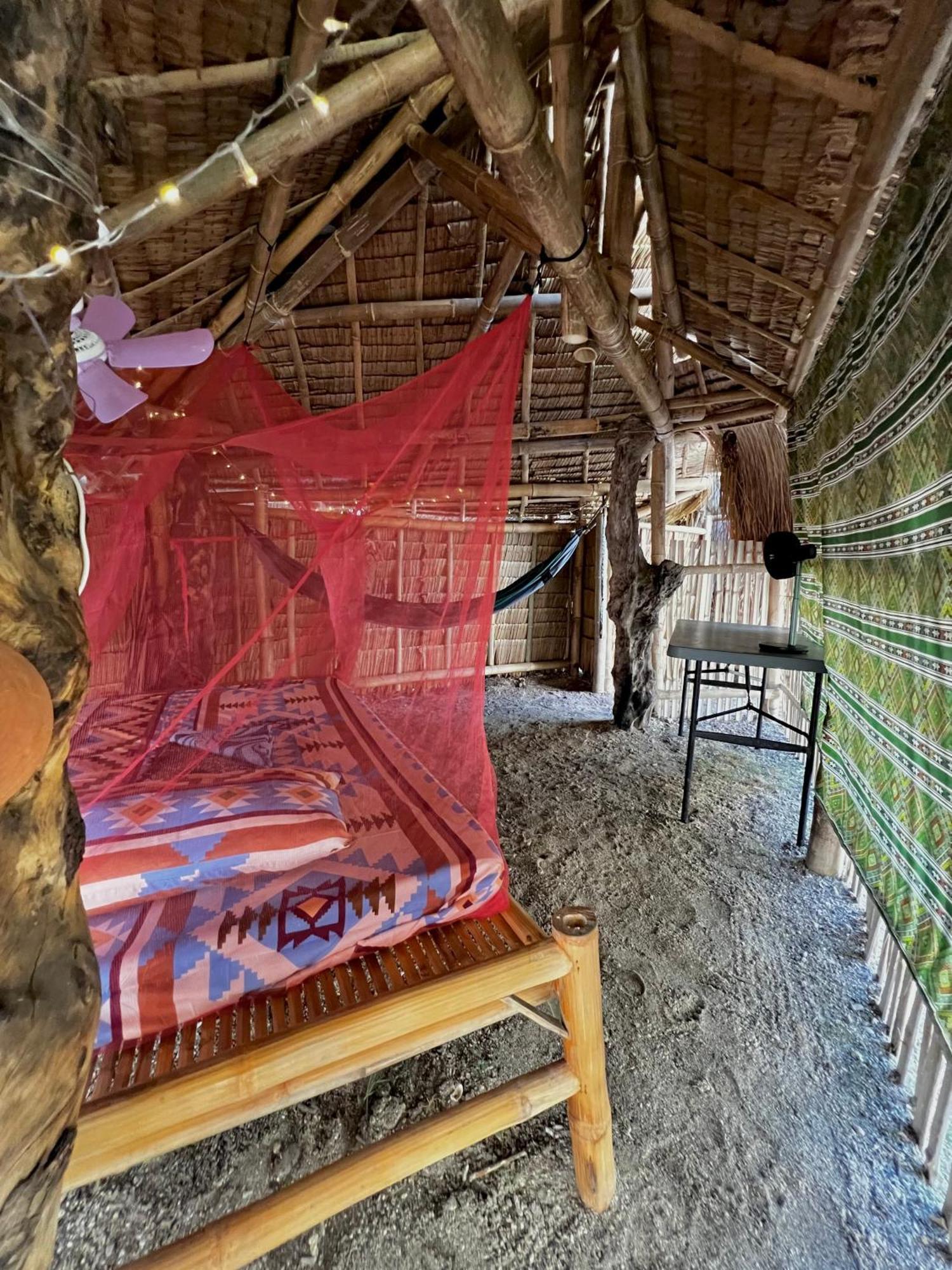 Tribal Huts Community Hostel Daanbantayan Luaran gambar